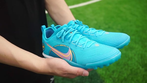 23022022 - VAPOR 14 PRO TF - SILVER SAFARI AUDIO EDIT_1, [REVIEW]: NIKE  MERCURIAL VAPOR 14 PRO SILVER SAFARI - Sự khác biệt giữa 2 phiên bản  ACADEMY và PRO