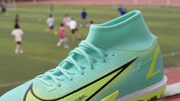 review nike mercurial superfly 8 academy tf